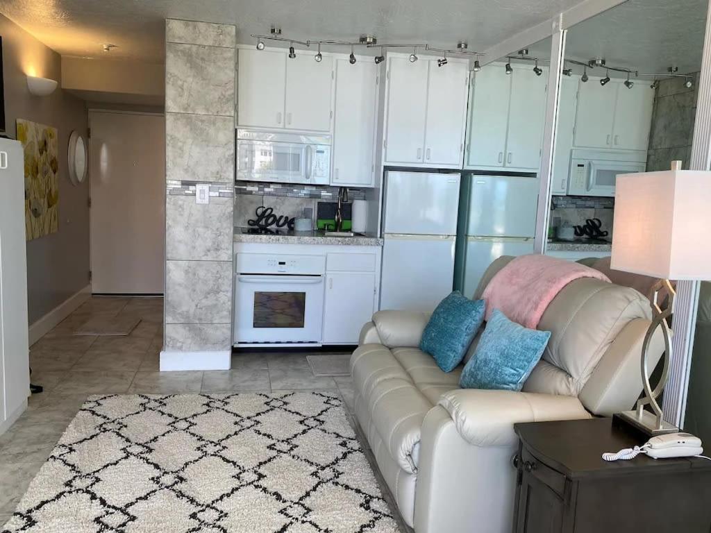 Beach Blessed - Sea View At Symphony Beach Club Ormond Beach Exteriör bild